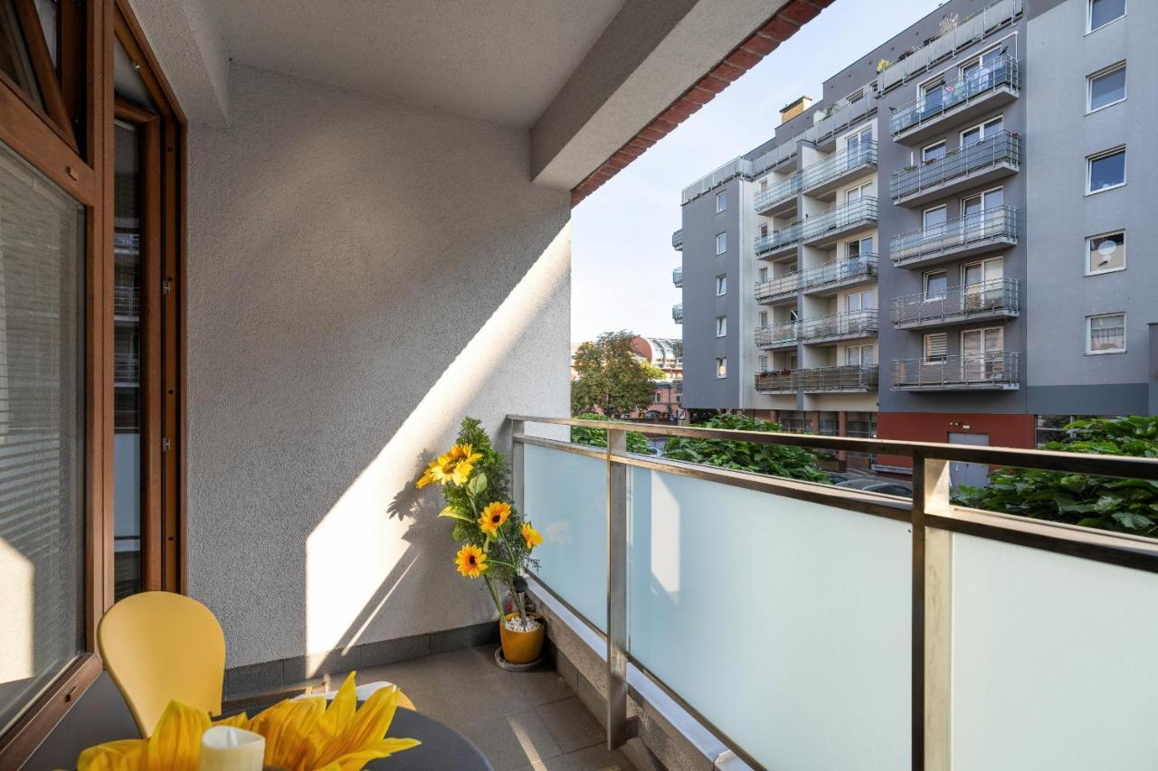 Comfortable Wojskowa Apartment By Noclegi Renters พอซนาน ภายนอก รูปภาพ